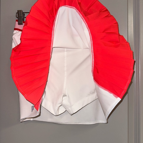PRINCE WOMEN'S PLEATED LOGO TENNIS SKORT - WHITE & RED NEON // SMALL - Picture 3 of 3